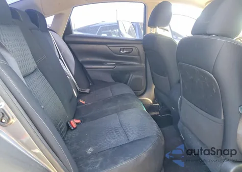 2017 Nissan Altima 2.5 z USA, uszkodzony, nr VIN 1N4AL3AP1HC151292